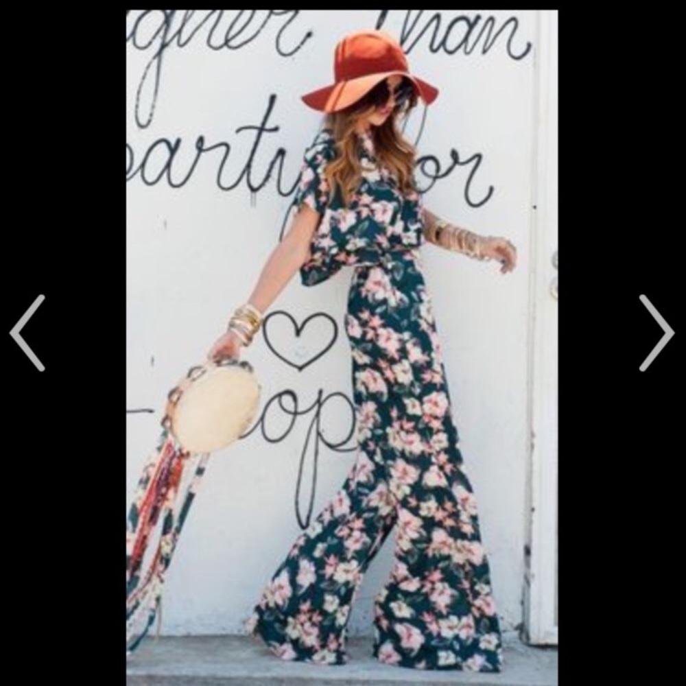 Show my your MuMu Set. Medium top. Small pants.